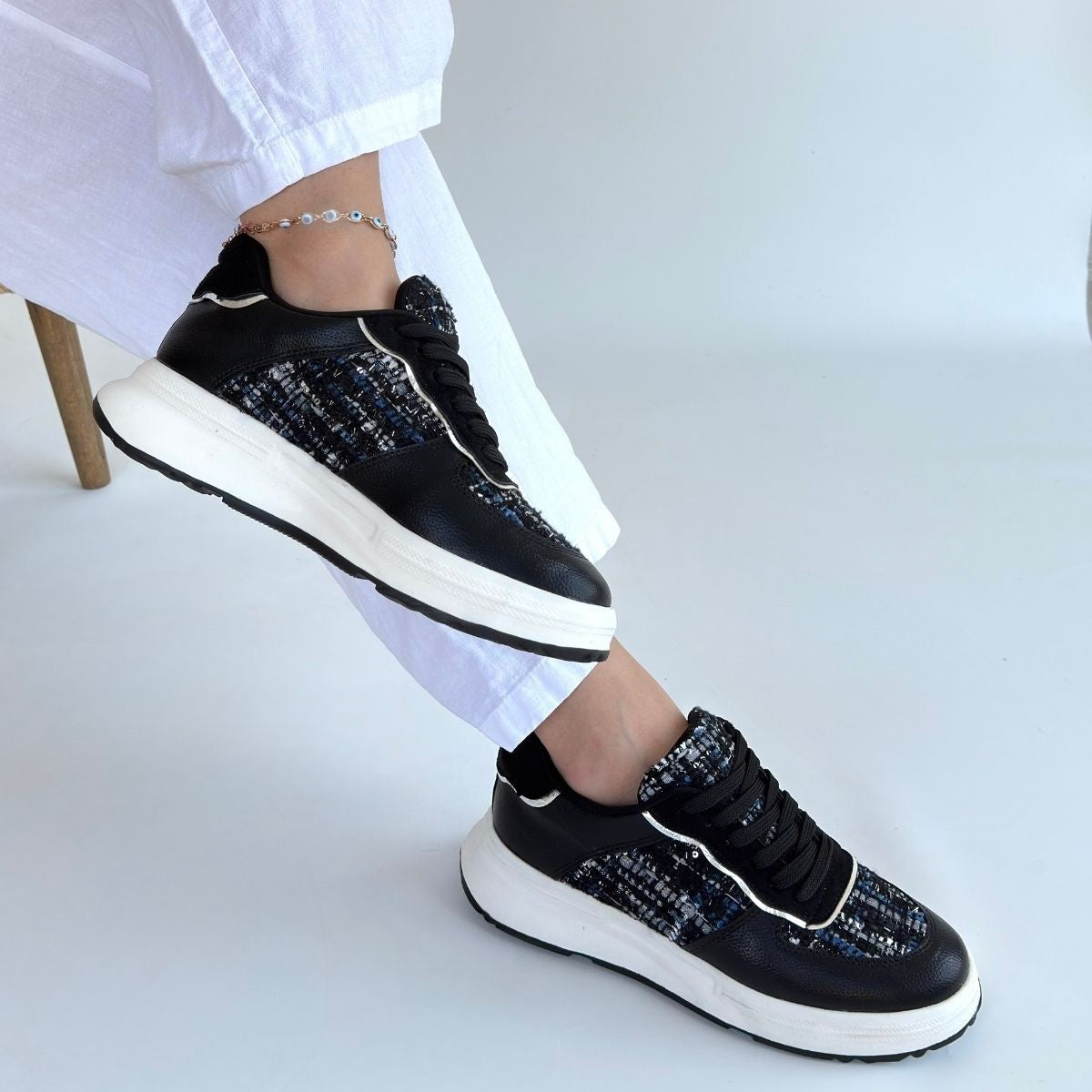 Hawer Premium Siyah Bağcıklı Kumaş Detaylı Spor Ayakkabı