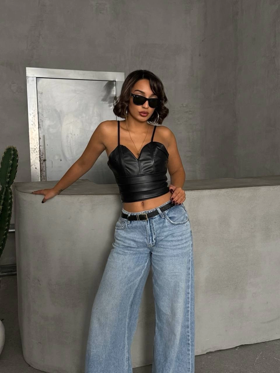 İp Askılı Yandan Fermuarlı Rastale Deri Crop Siyah