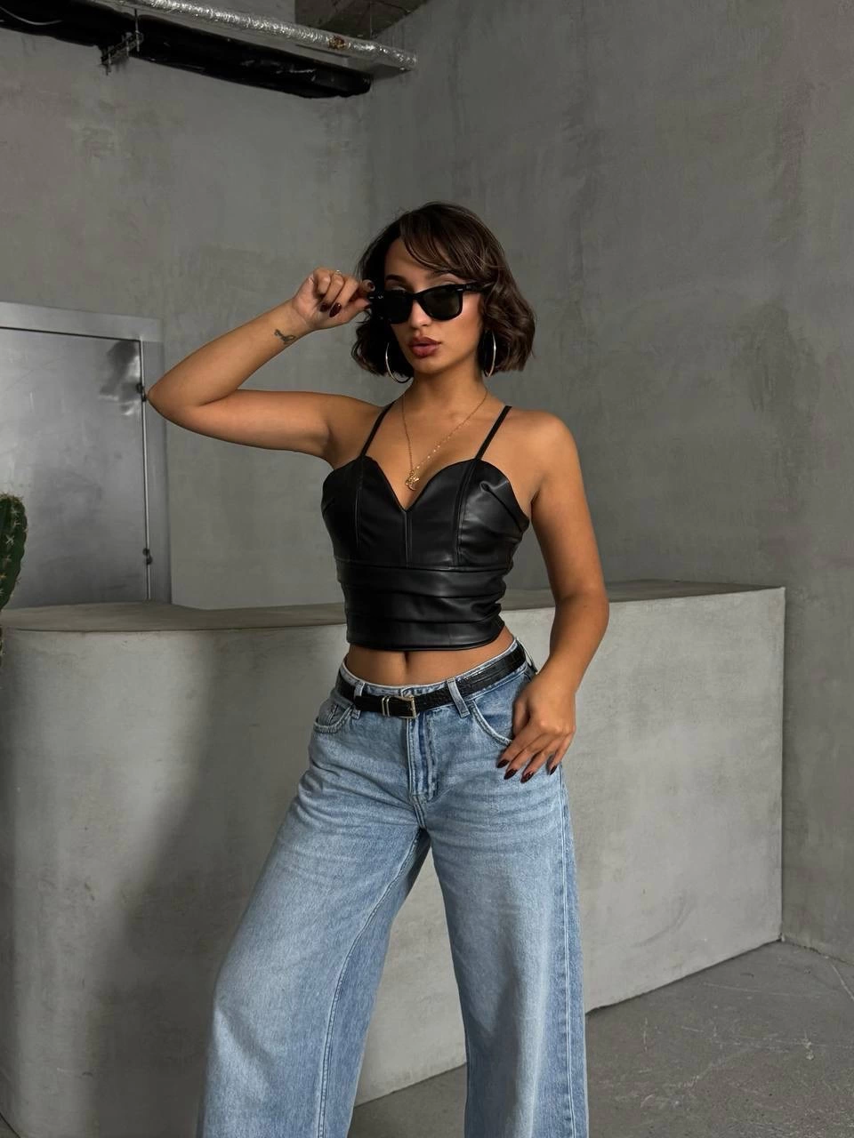 İp Askılı Yandan Fermuarlı Rastale Deri Crop Siyah