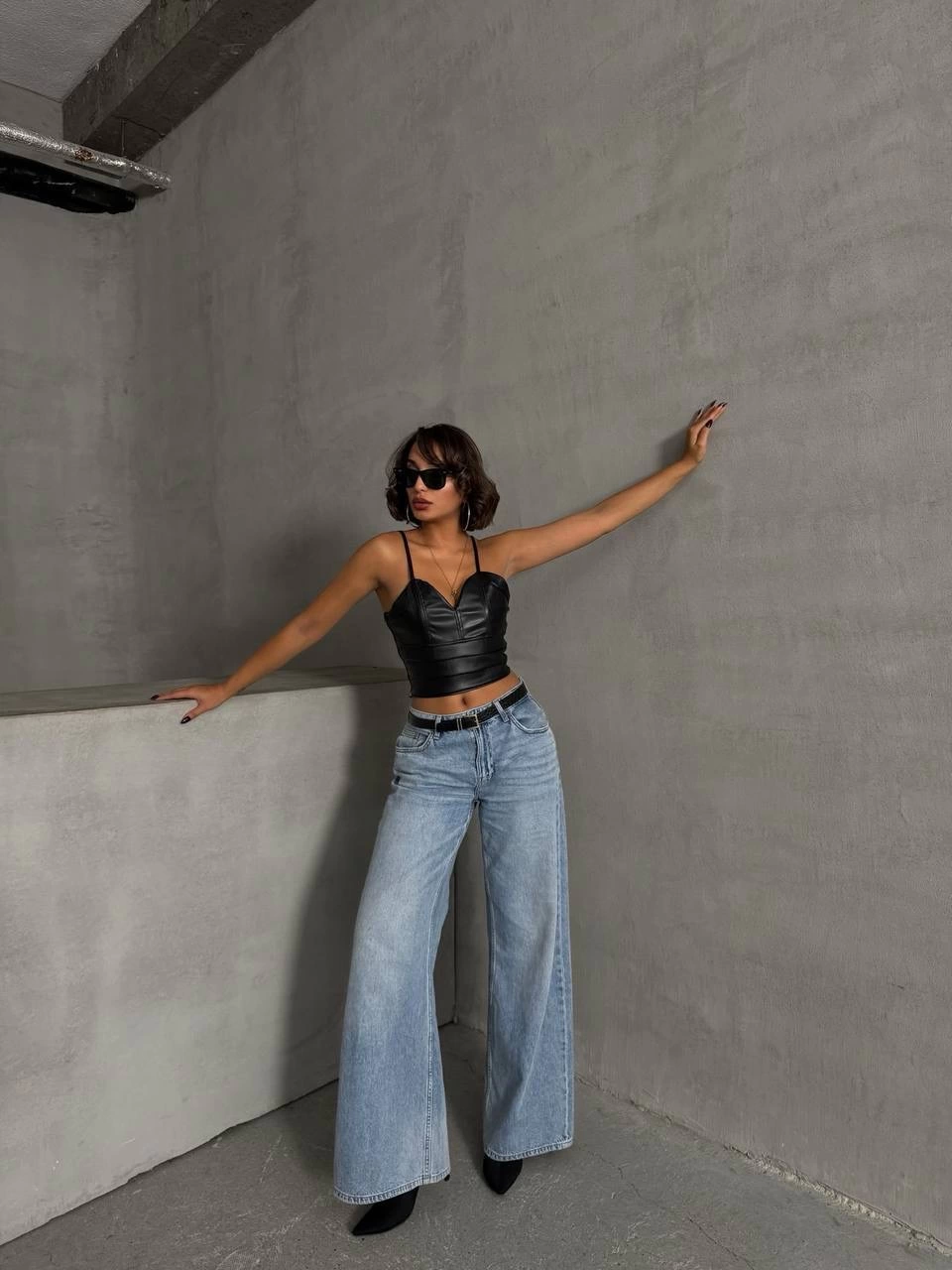 İp Askılı Yandan Fermuarlı Rastale Deri Crop Siyah