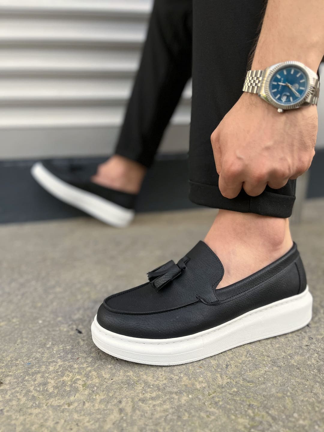 JY154 Blaze Bağcıksız Püsküllü Erkek Günlük Klasik Ayakkabı - Vegan Deri Siyah Beyaz