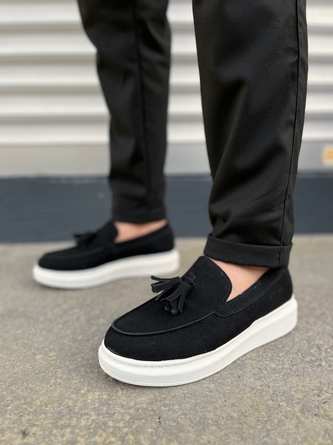 JY154 Blaze Bağcıksız Püsküllü Erkek Günlük Klasik Ayakkabı - Süet Siyah Beyaz