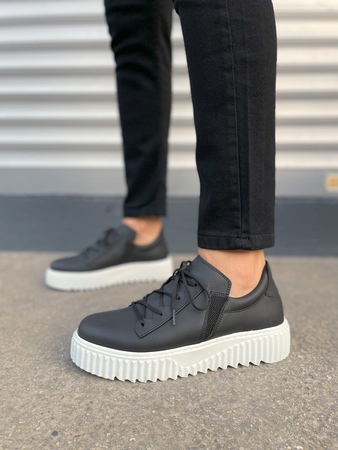 JY502 Bold Bağcıklı Erkek Sneaker - Siyah Beyaz