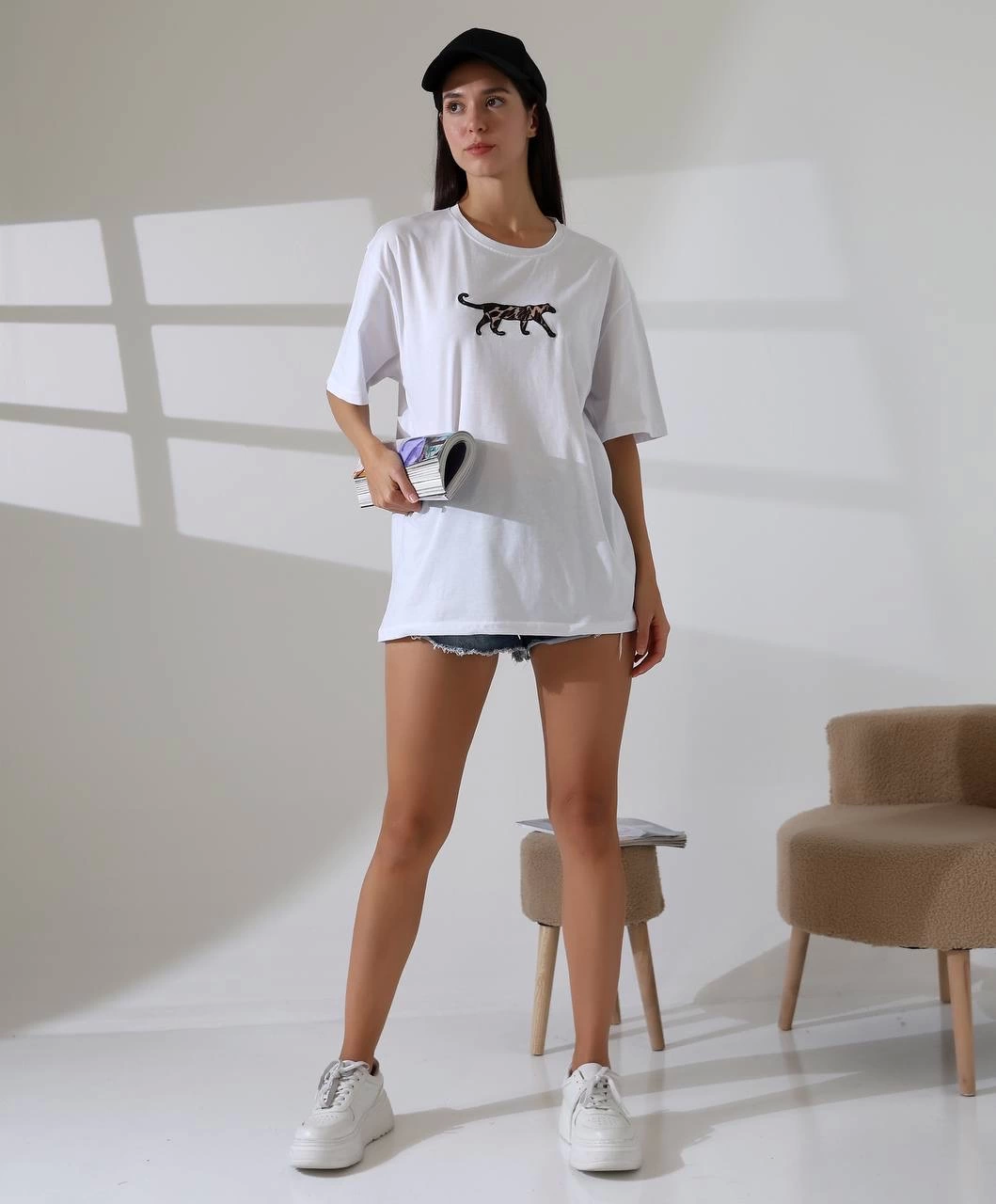 Kaplan Nakış İşlemeli Oversize Kadın T-Shirt