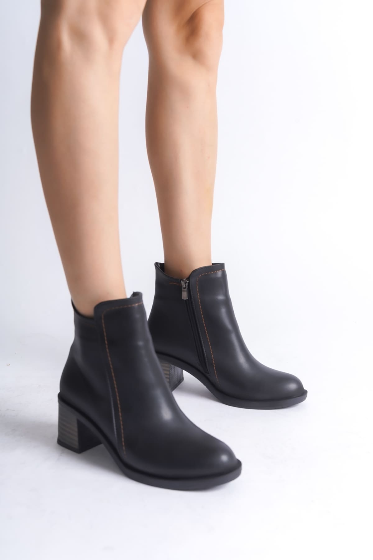 LARIO Zippered Orthopedic Sole Heeled Women's Boots - Black