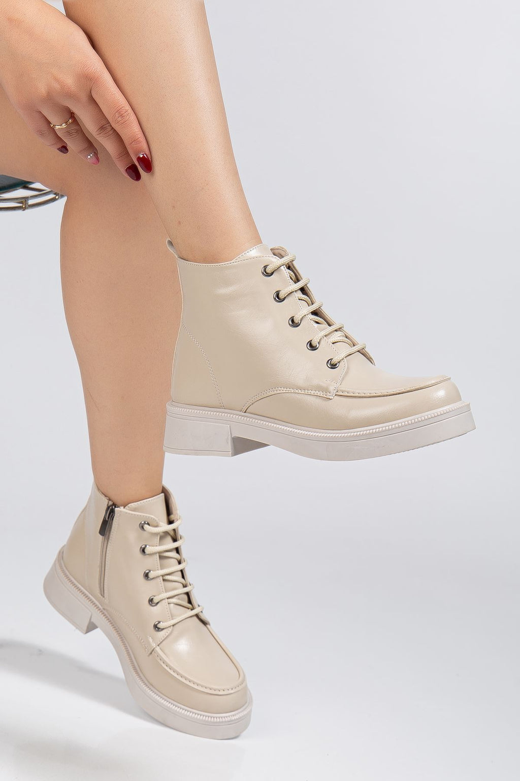 ZRİN-B-2001 Premium Bej Kırışık Rugan Bağcıklı Fermuarlı Kışlık Kadın Bot