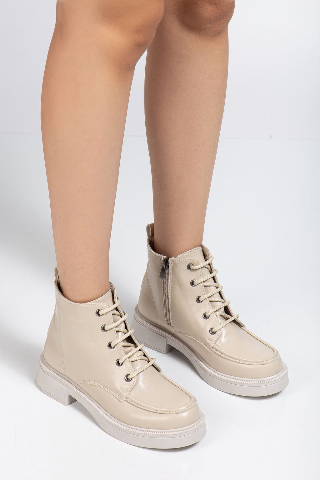 ZRİN-B-2001 Premium Bej Kırışık Rugan Bağcıklı Fermuarlı Kışlık Kadın Bot