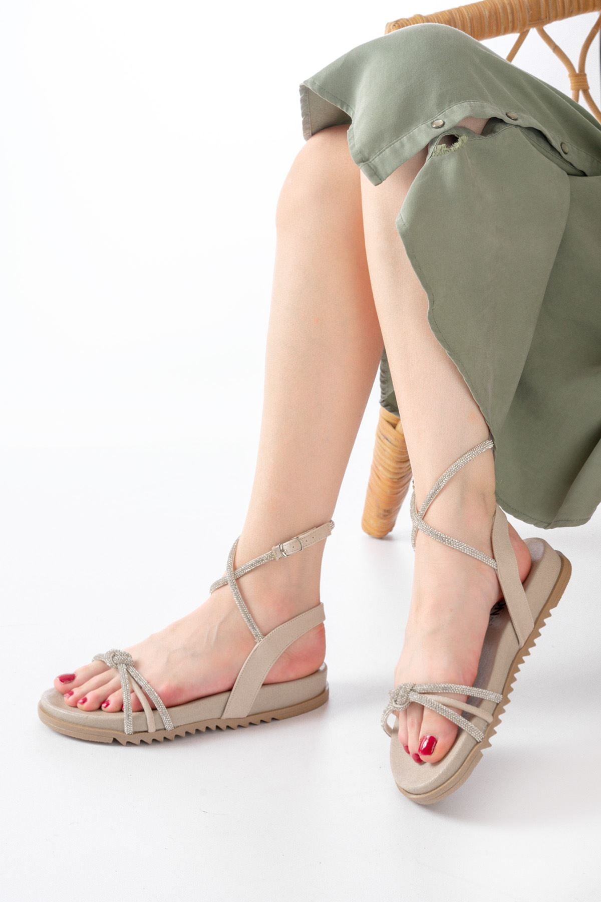 ZRİN-1120 Premium Bej Gümüş Taşlı Günlük Kadın Sandalet
