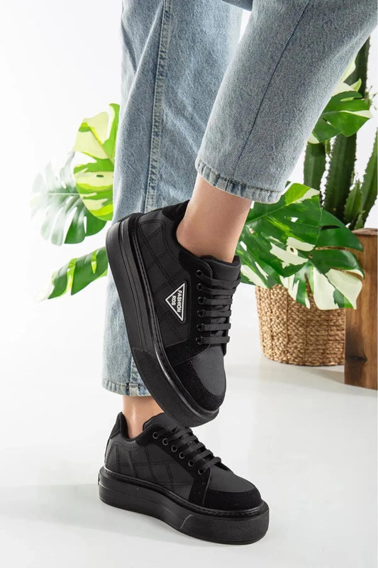 Zera Premium Ortopedik Siyah Bağcıklı Kadın Sneaker