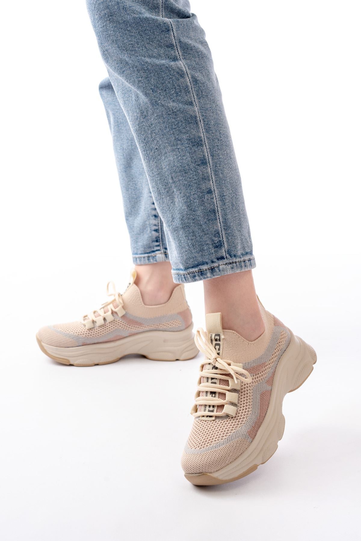 ZRİN-3001 Premium Bej Bağcıklı Fileli Günlük Sneaker