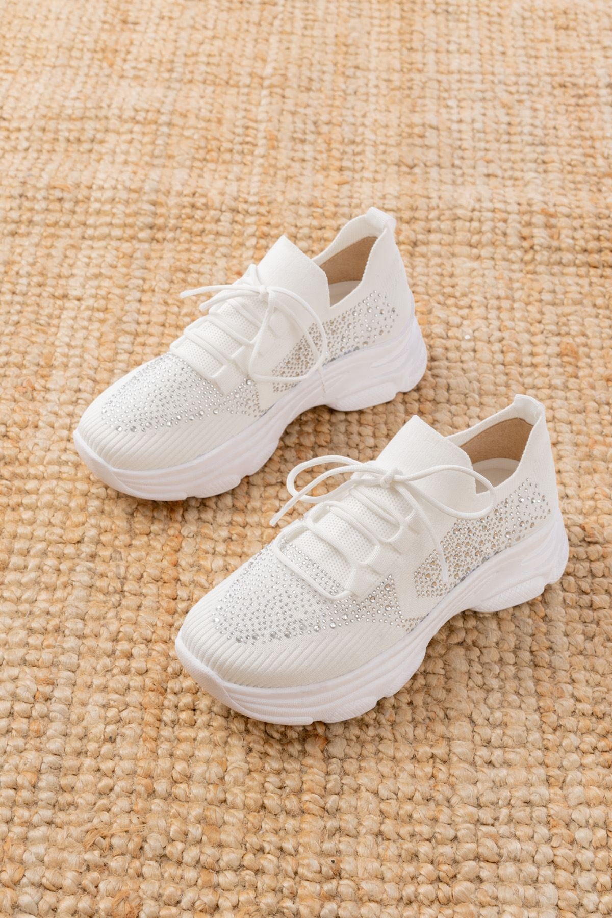 ZRİN-3002 Premium Beyaz Bağcıklı Fileli Taş Aksesuarlı Günlük Sneaker