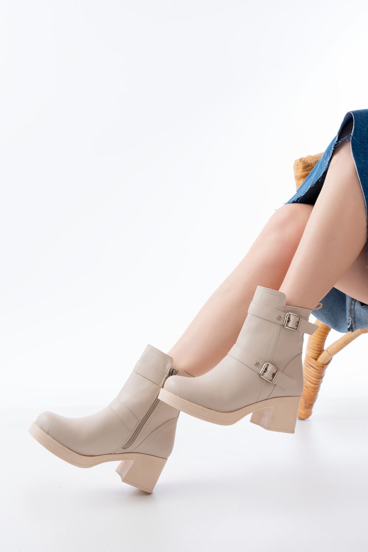 ZRİN-3027 Premium Bej Topuklu Fermuarlı Günlük Kadın Bot