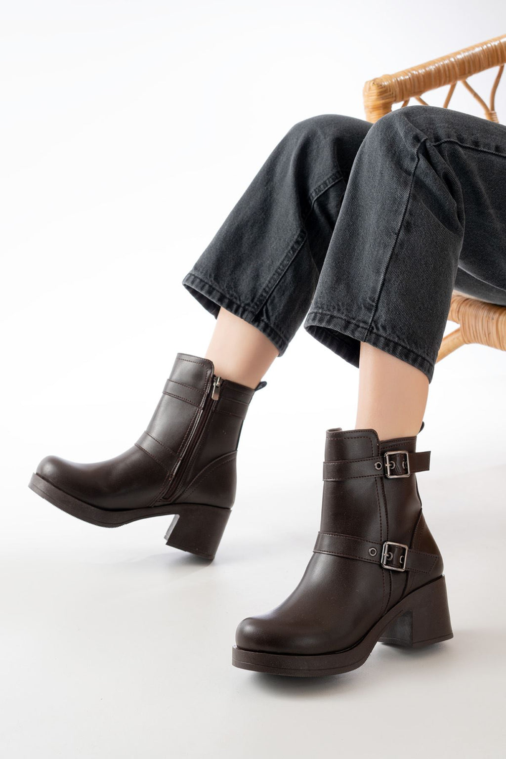 ZRİN-3027 Premium Kahverengi Topuklu Fermuarlı Günlük Kadın Bot