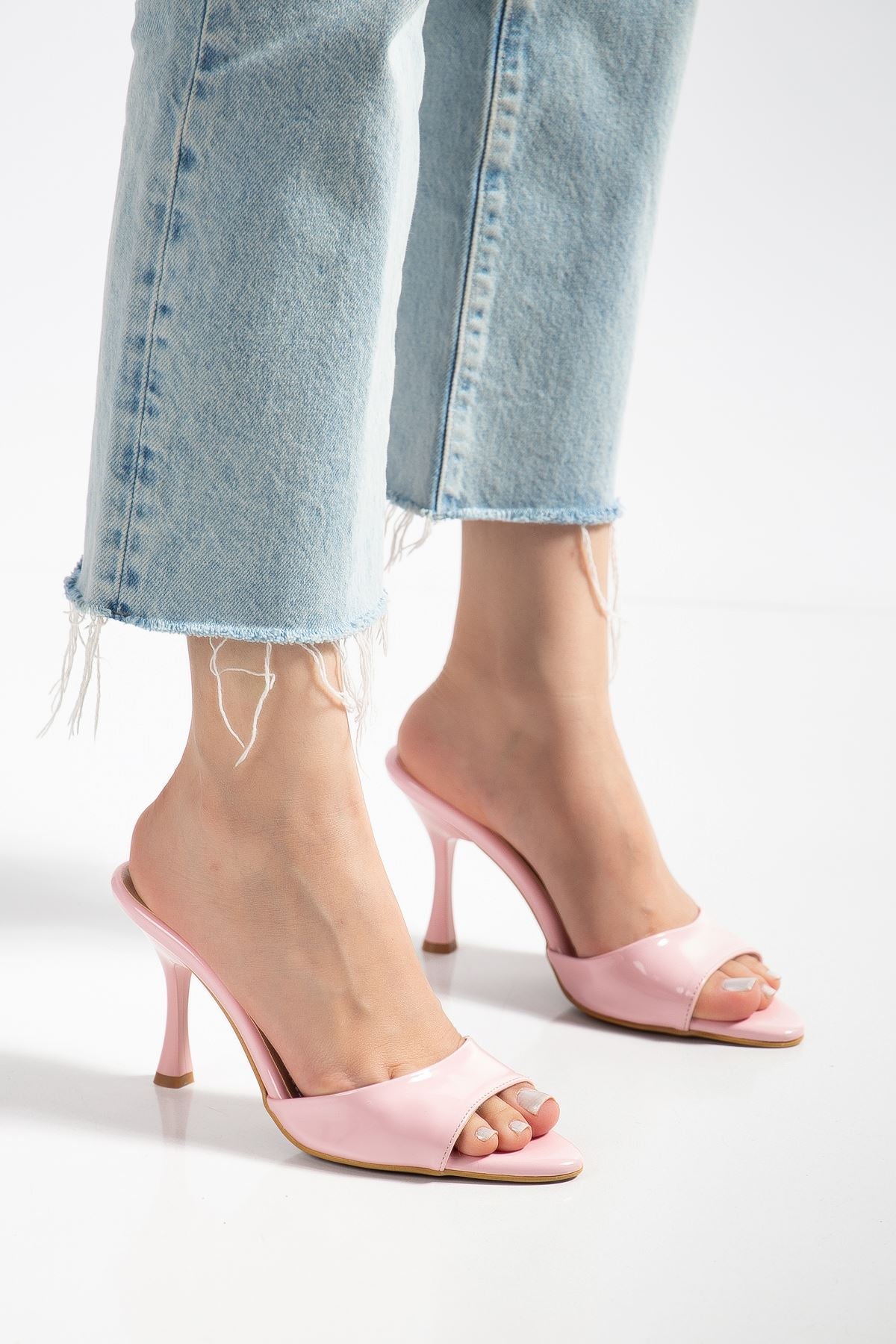 ZRİN-716 Pembe Rugan Sivri Burunlu Topuklu Terlik 9 cm