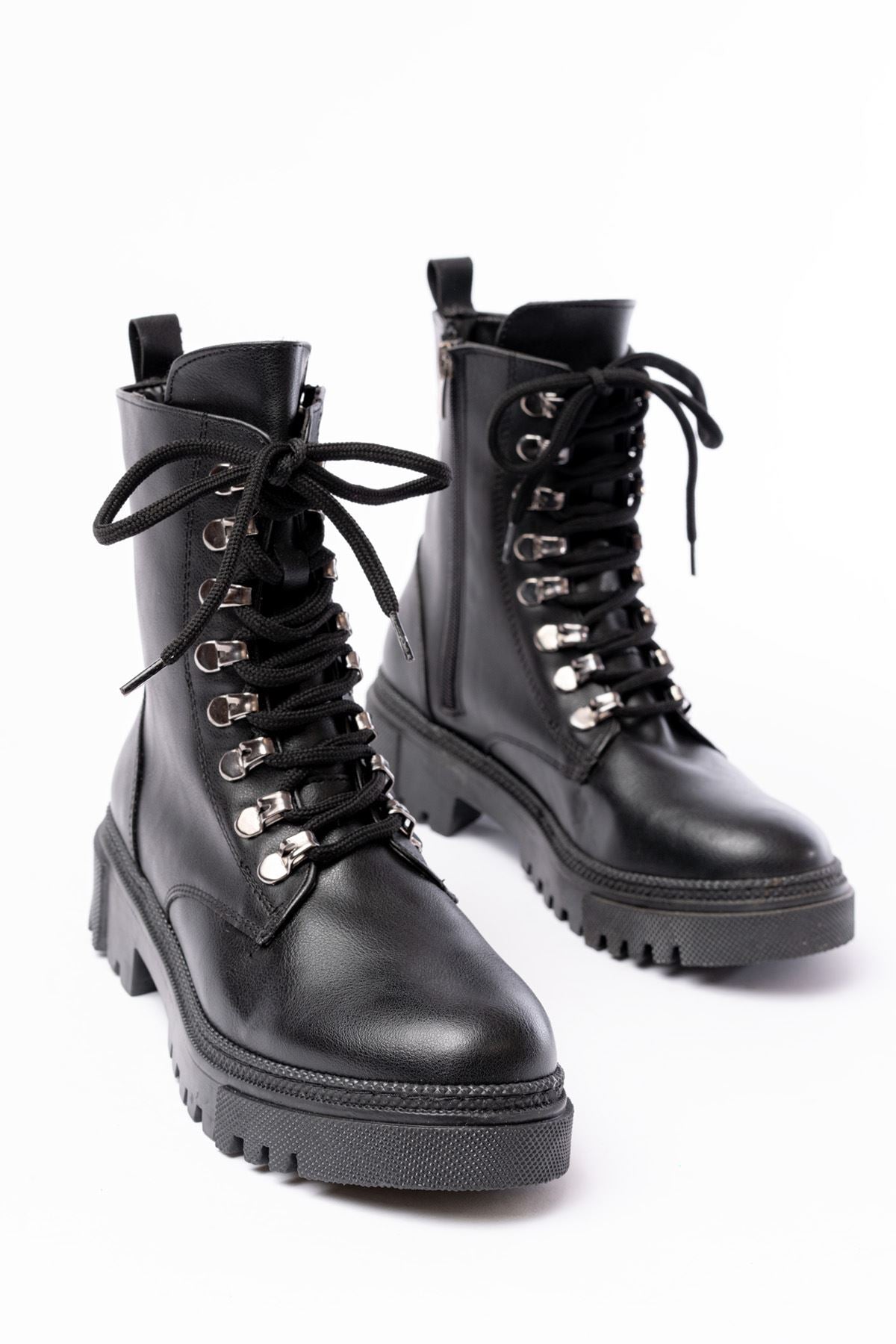ZRİN-2121 Premium Siyah Bağcıklı Fermuarlı Günlük Kadın Bot