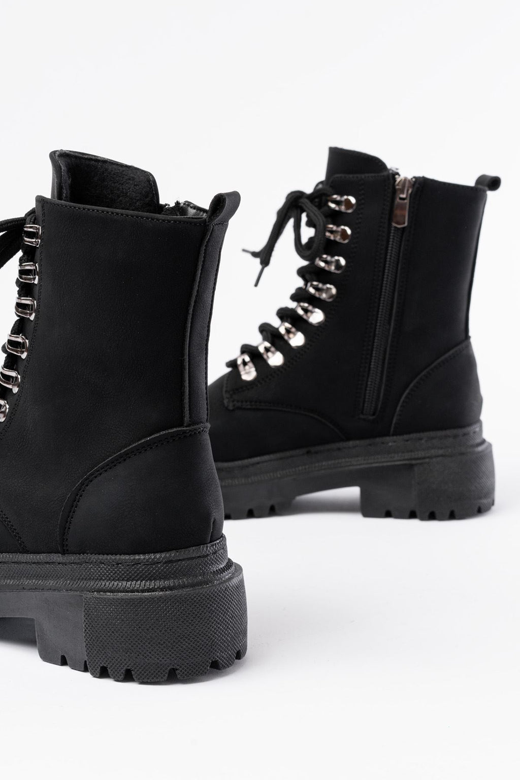 ZRİN-2121 Premium Siyah Zümrüt Bağcıklı Fermuarlı Günlük Kadın Bot