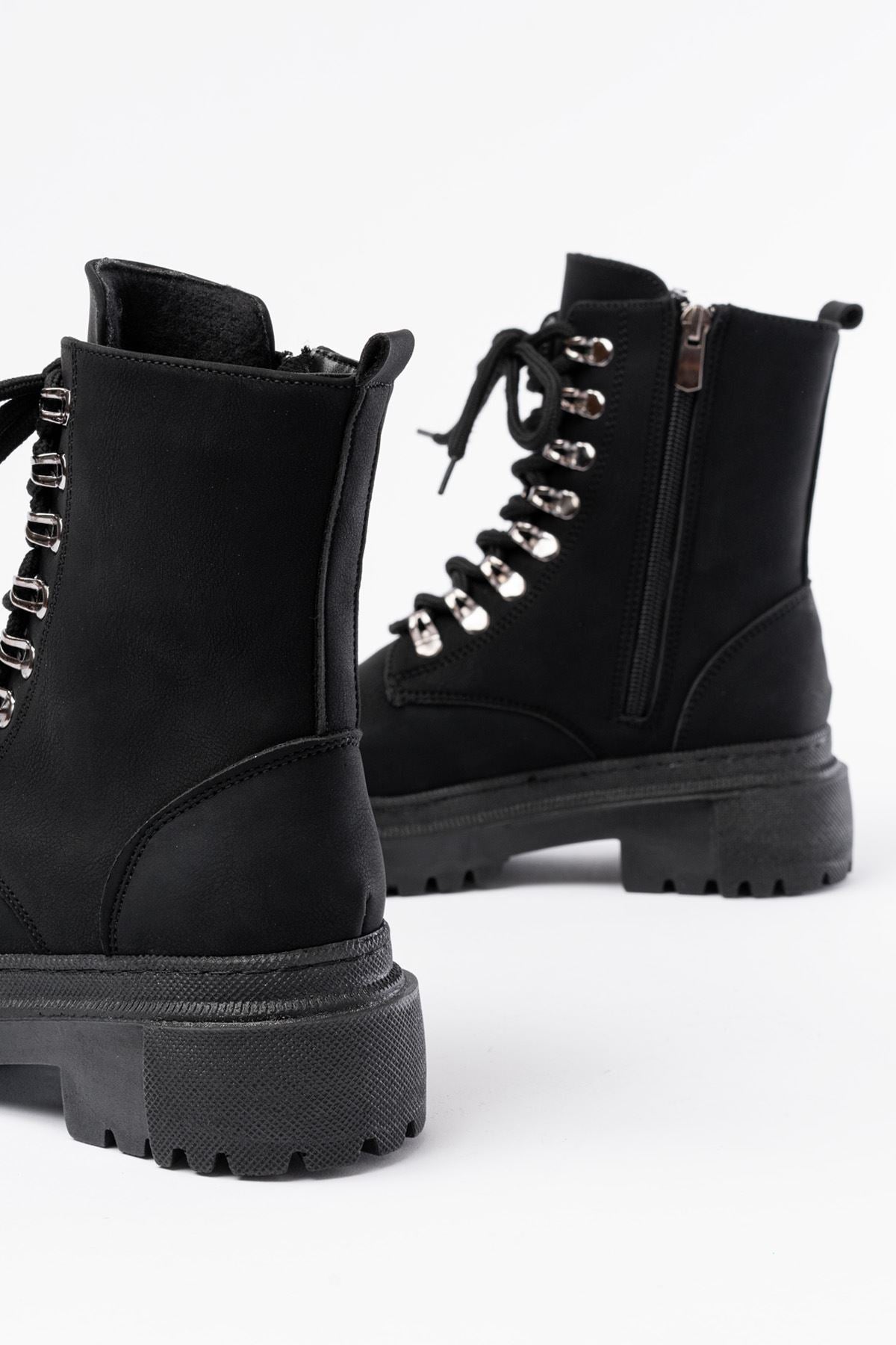 ZRİN-2121 Premium Siyah Zümrüt Bağcıklı Fermuarlı Günlük Kadın Bot