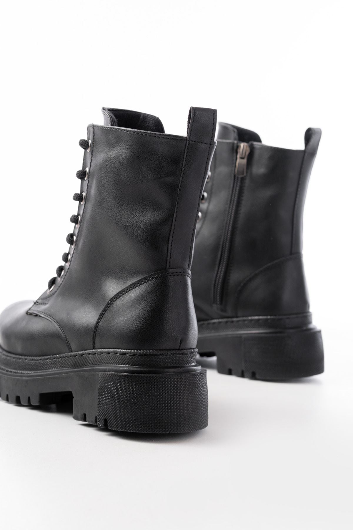 ZRİN812-356 Premium Siyah Bağcıklı Fermuarlı Günlük Kadın Bot