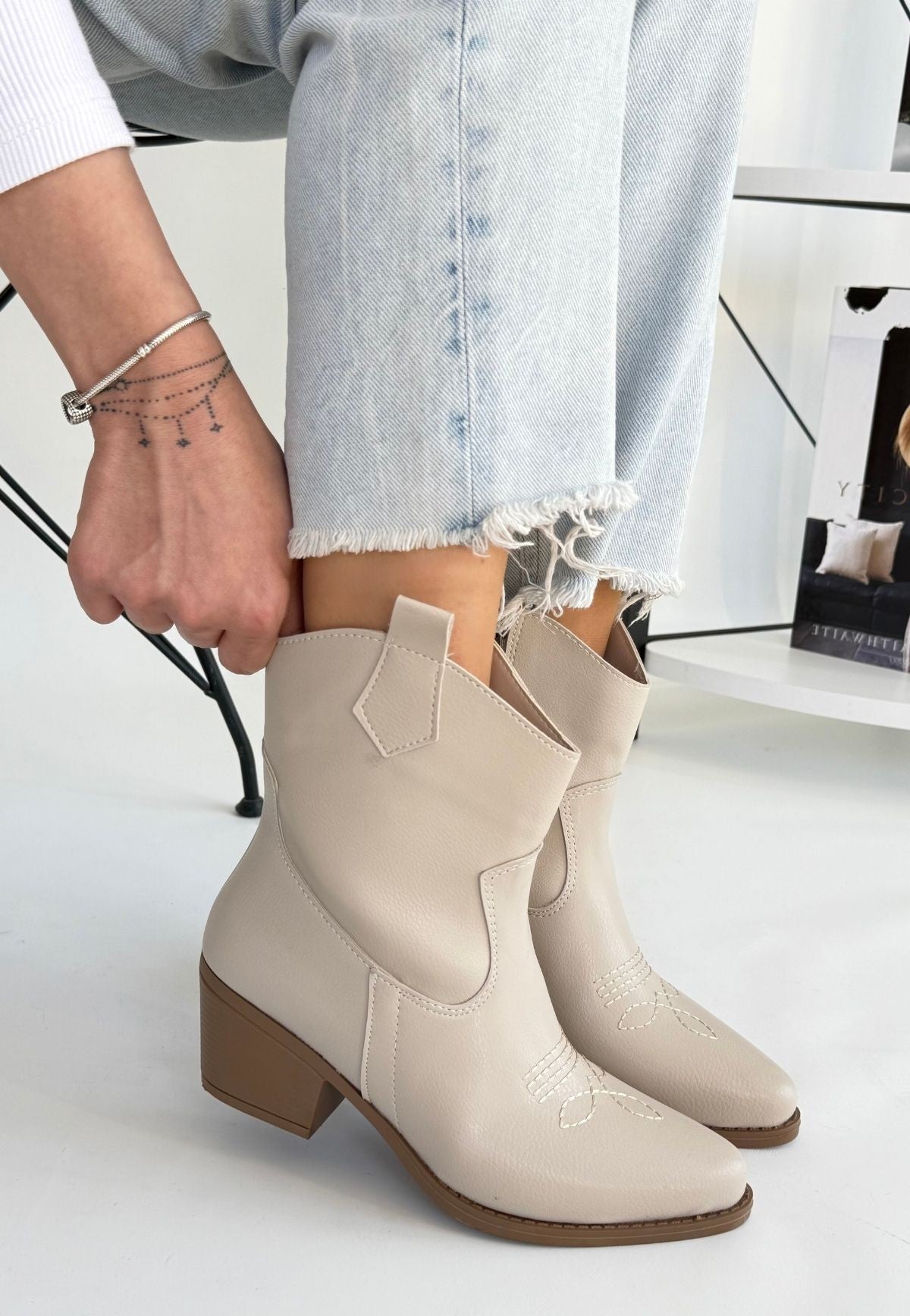 Akver Bej Western Tarz Topuklu Bot