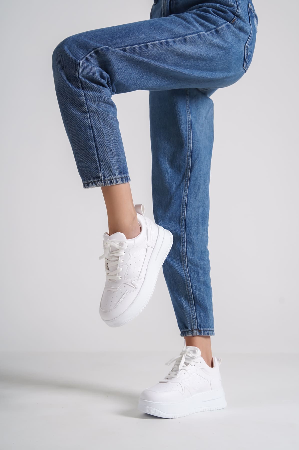 ALESSI Lace-Up Cool Women's Sneakers White Sports Shoes