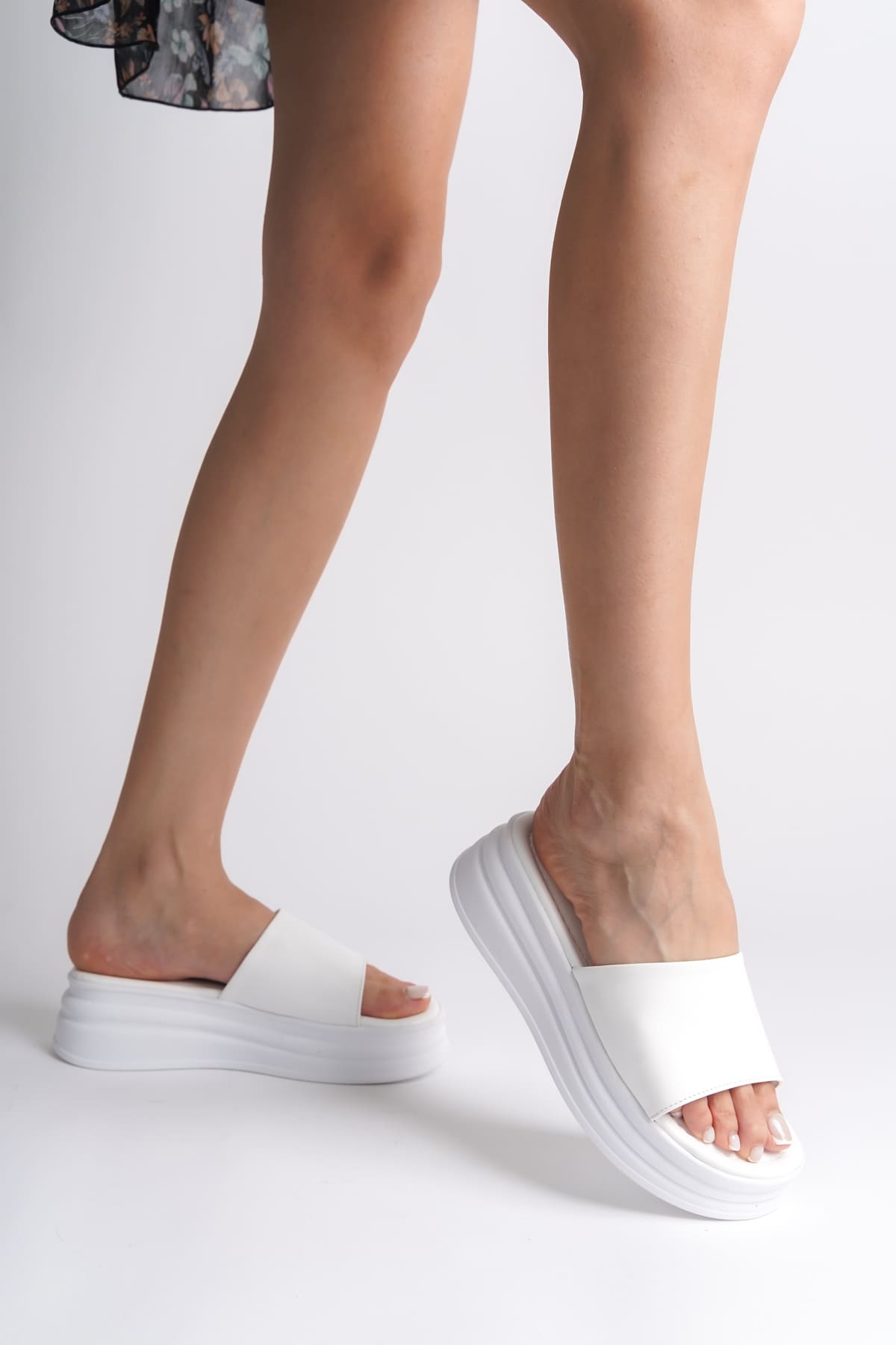 ALICEX Wedge Heel Thick and Orthopedic Sole Women's Slippers - White