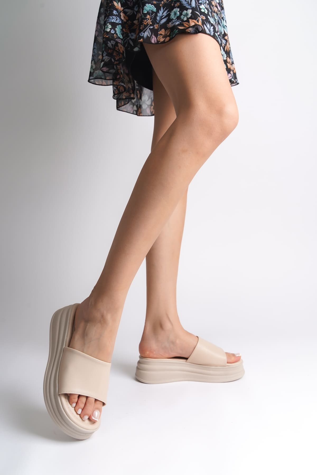 ALICEX Wedge Heel Thick and Orthopedic Sole Women's Slippers - Cream