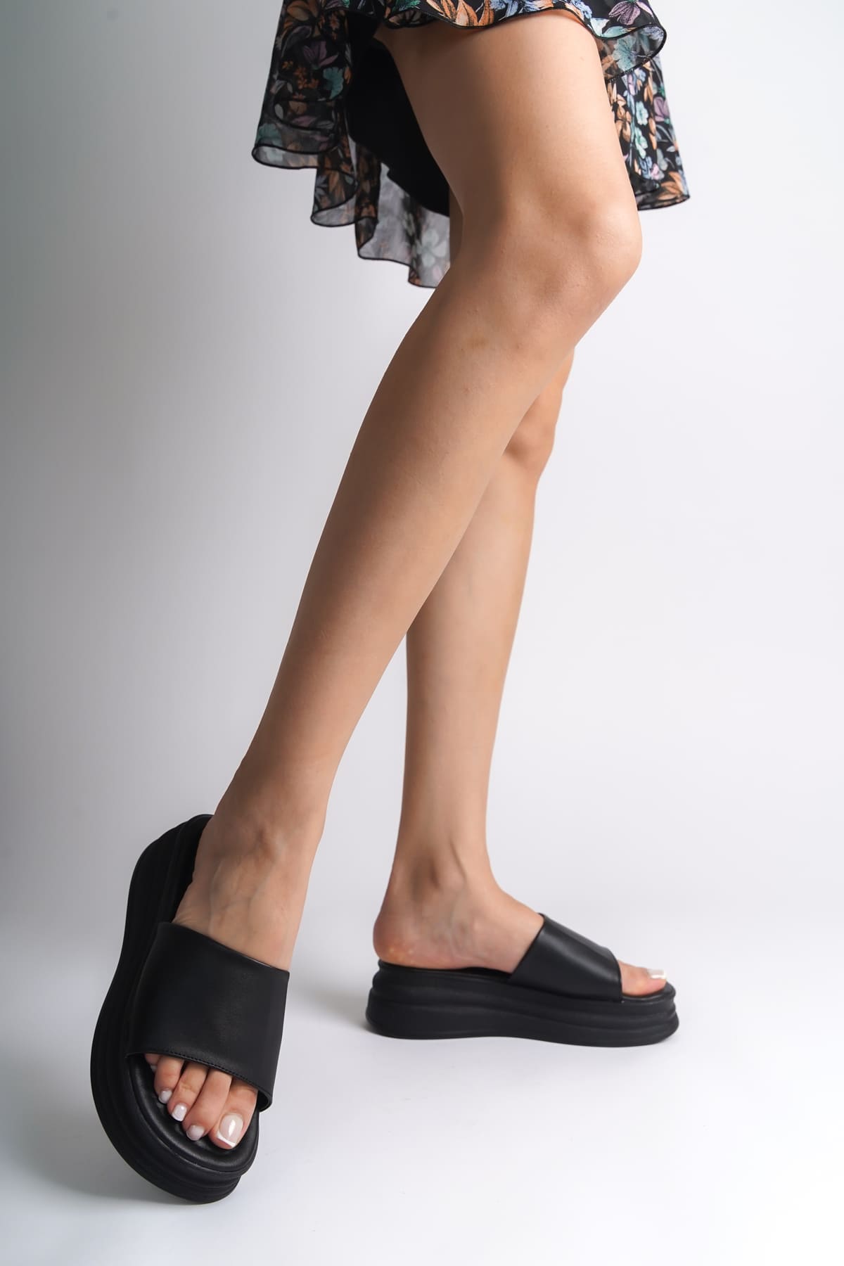 ALICEX Wedge Heel Thick and Orthopedic Sole Women's Slippers - Black