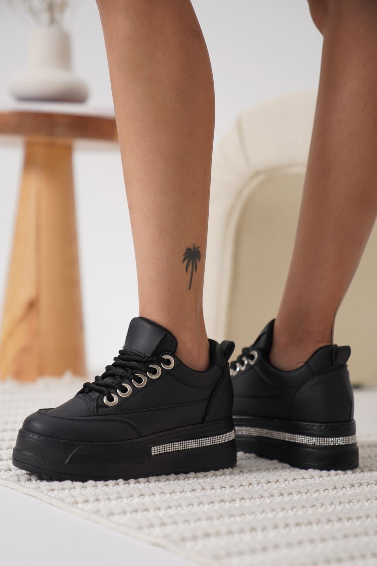 LUNORA Limited Series Black Orthopedic Women's Sneakers