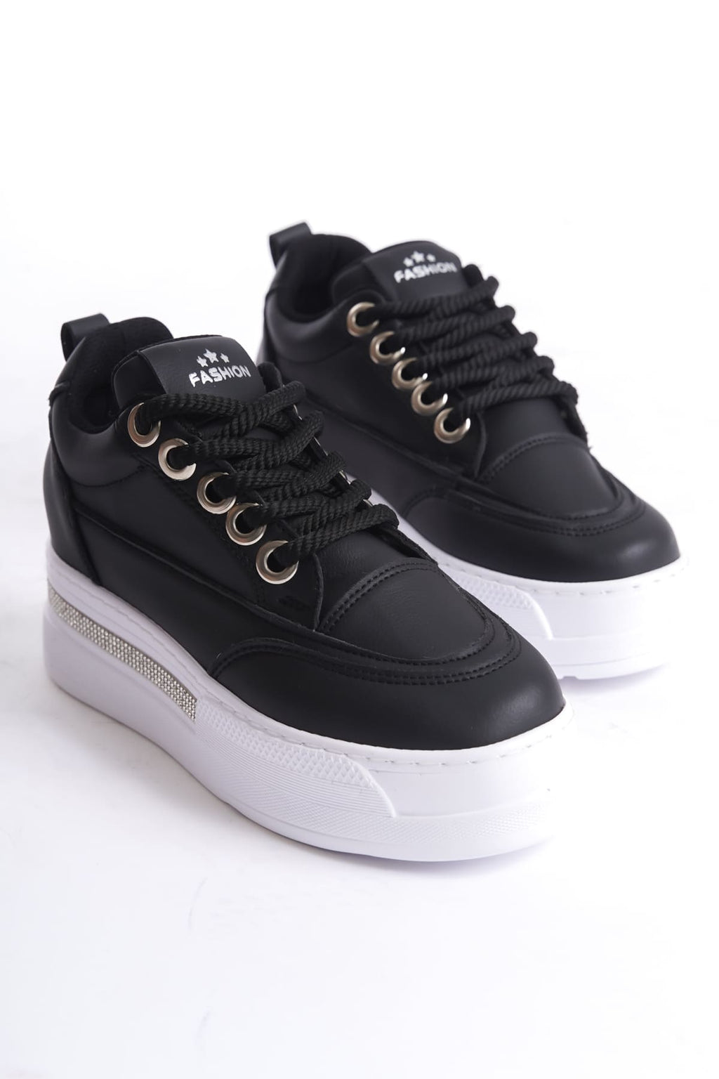 Lunora Premium Yüksek Taban Siyah Beyaz 8 cm Gizli Topuk Kadın Sneaker