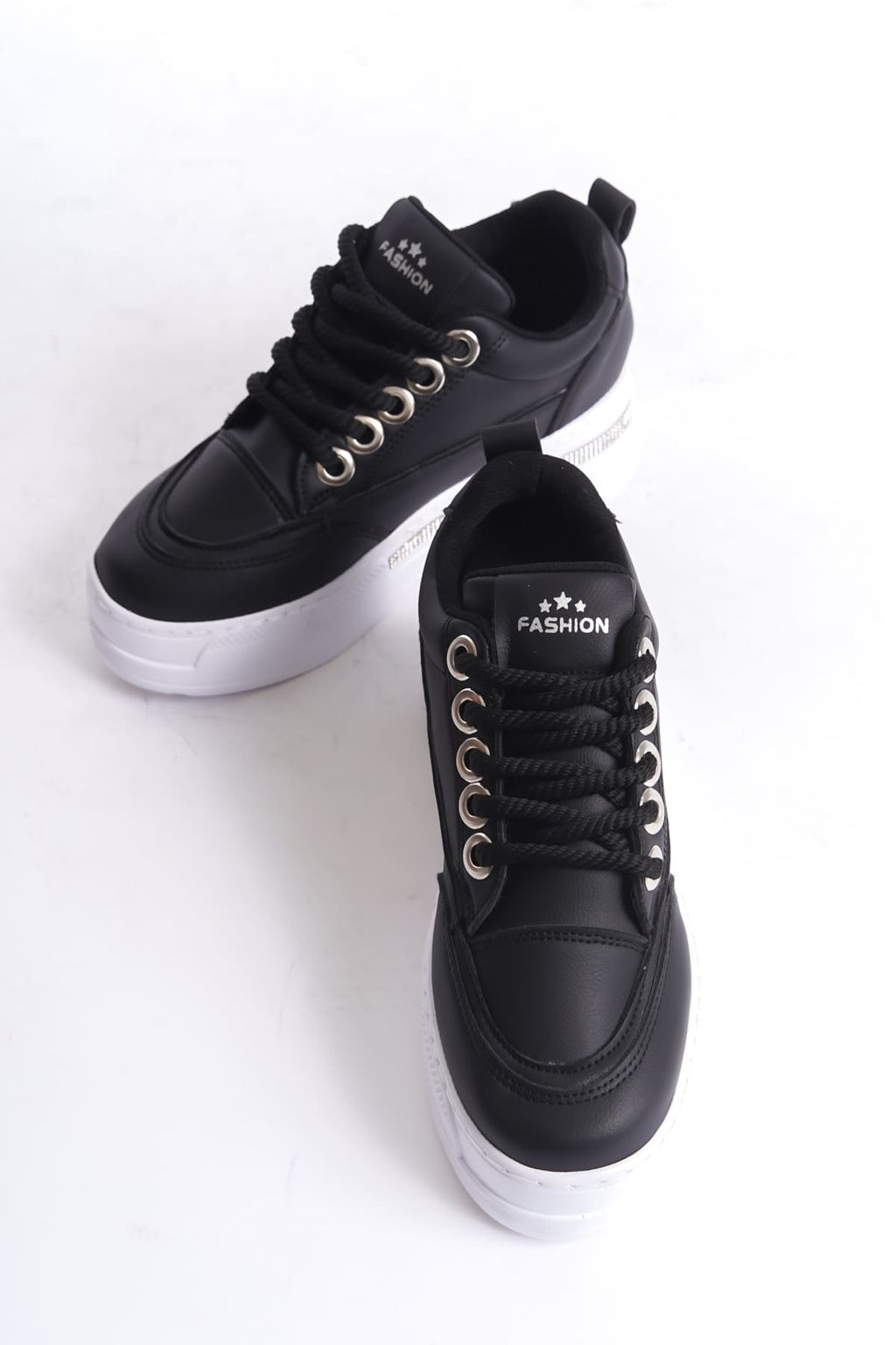 Lunora Premium Yüksek Taban Siyah Beyaz 8 cm Gizli Topuk Kadın Sneaker