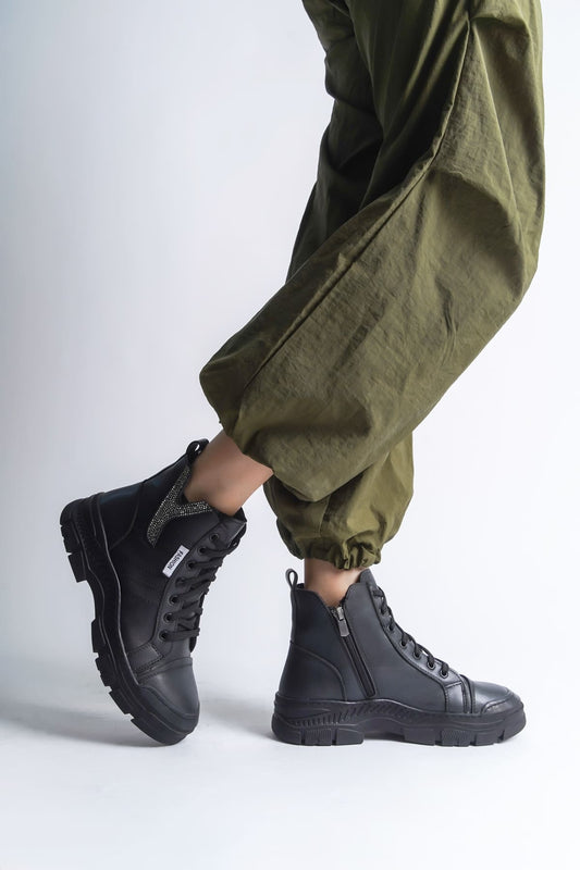 AMBER Lace-Up Zippered Orthopedic Sole Women's Boots - Black