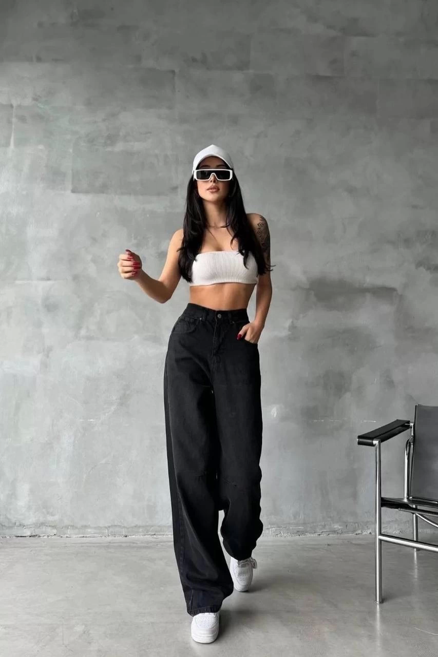 Back Buckle Jeans Black