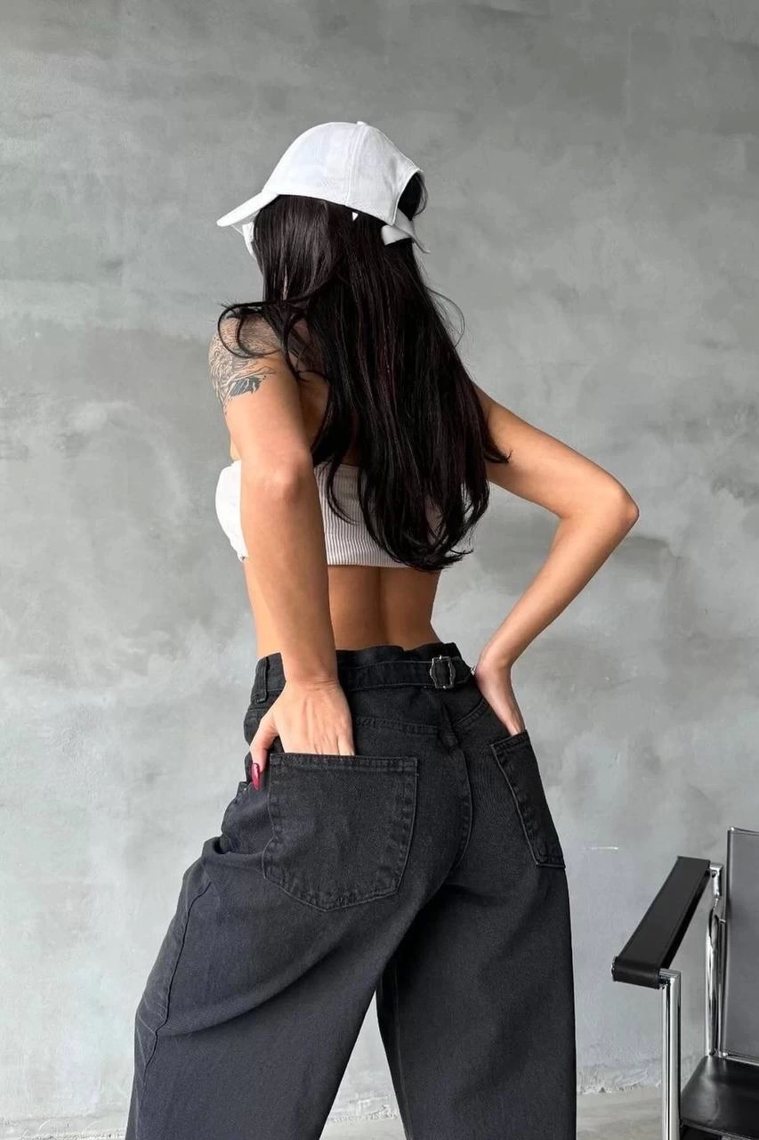 Back Buckle Jeans Black