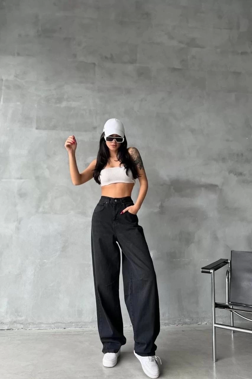 Back Buckle Jeans Black