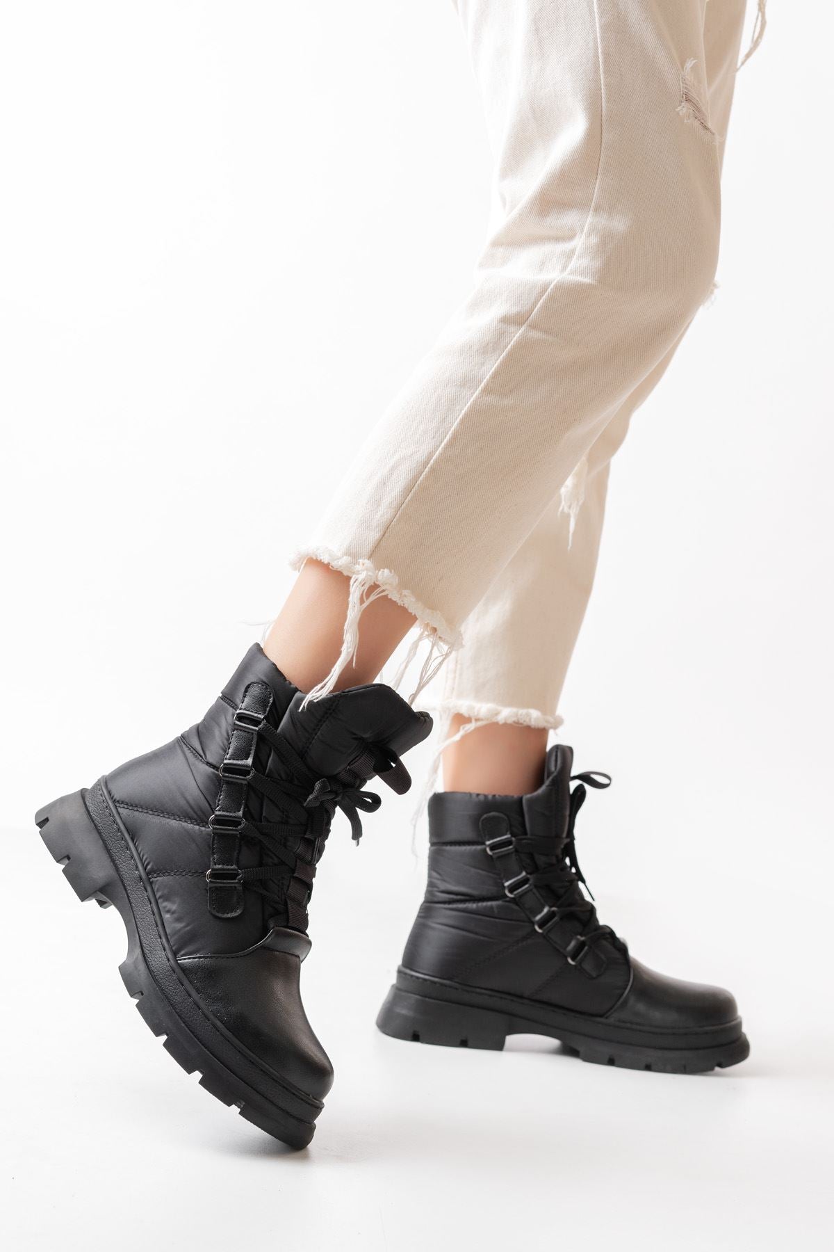 Siyah Bağcıklı Su Geçirmez Kadın Premium Kar Botu