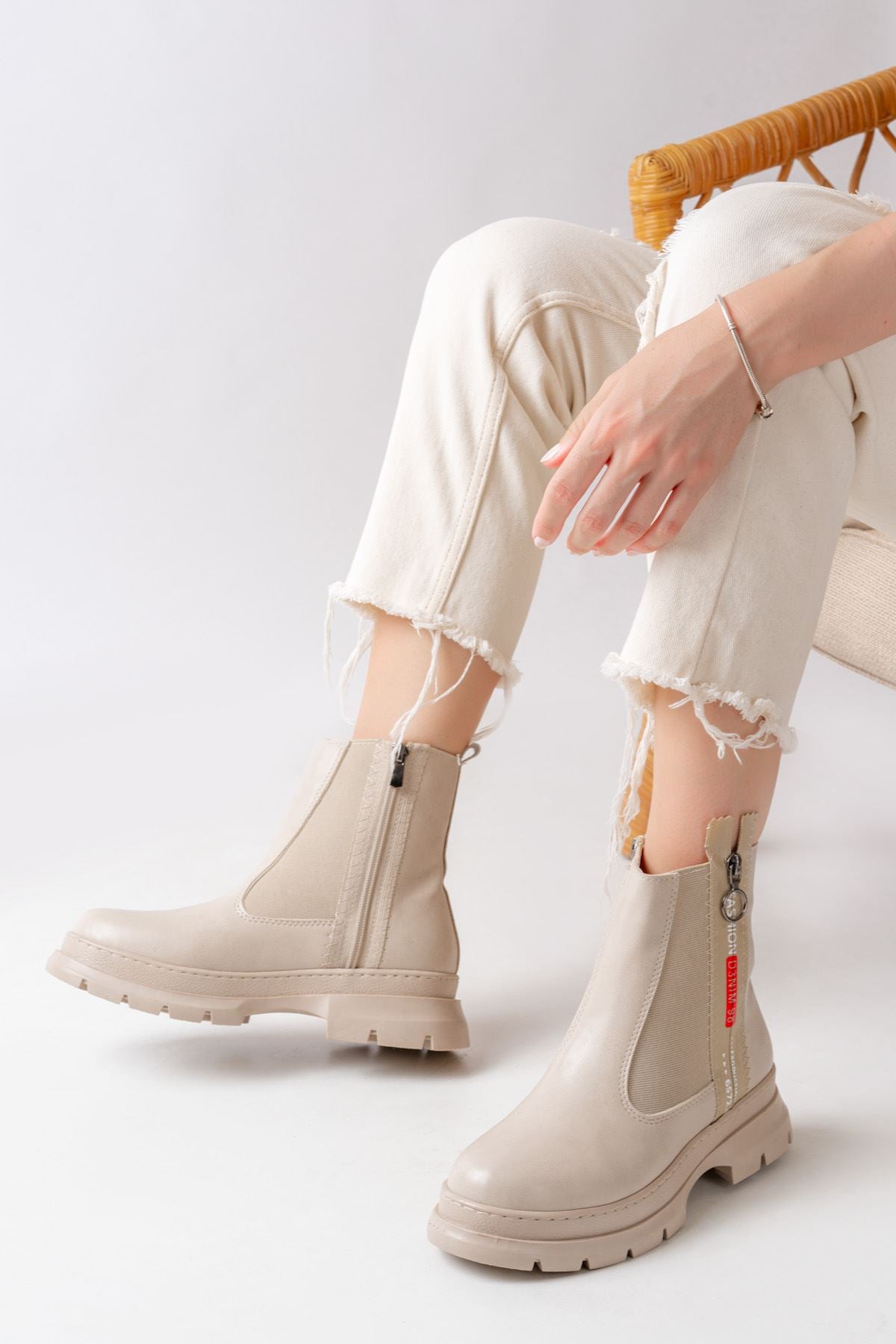 ZRİN-086 Premium Bej Fashion Aksesuarlı Fermuarlı Günlük Kadın Bot