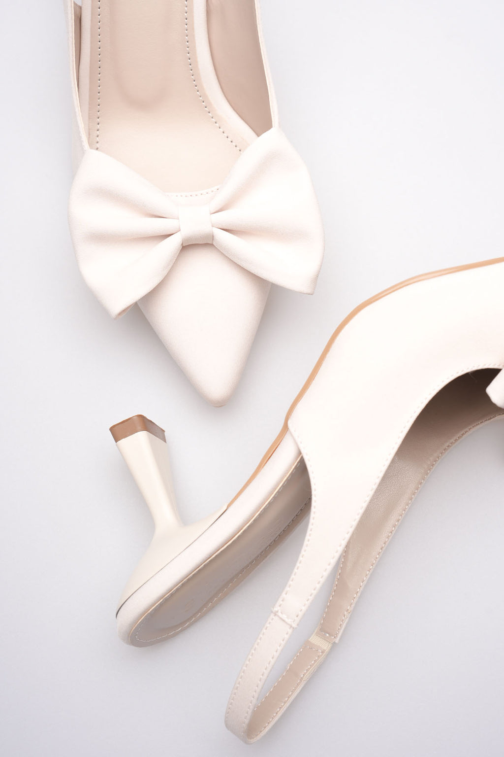 ZR-T1 Premium Bej Fiyonklu Kitten Topuklu Slingback Kadın Topuklu Ayakkabı