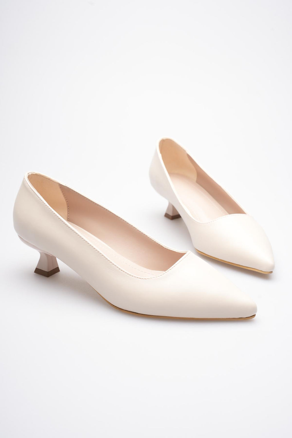 ZR20MS03 Premium Bej Kadın Günlük Kısa Topuklu Stiletto