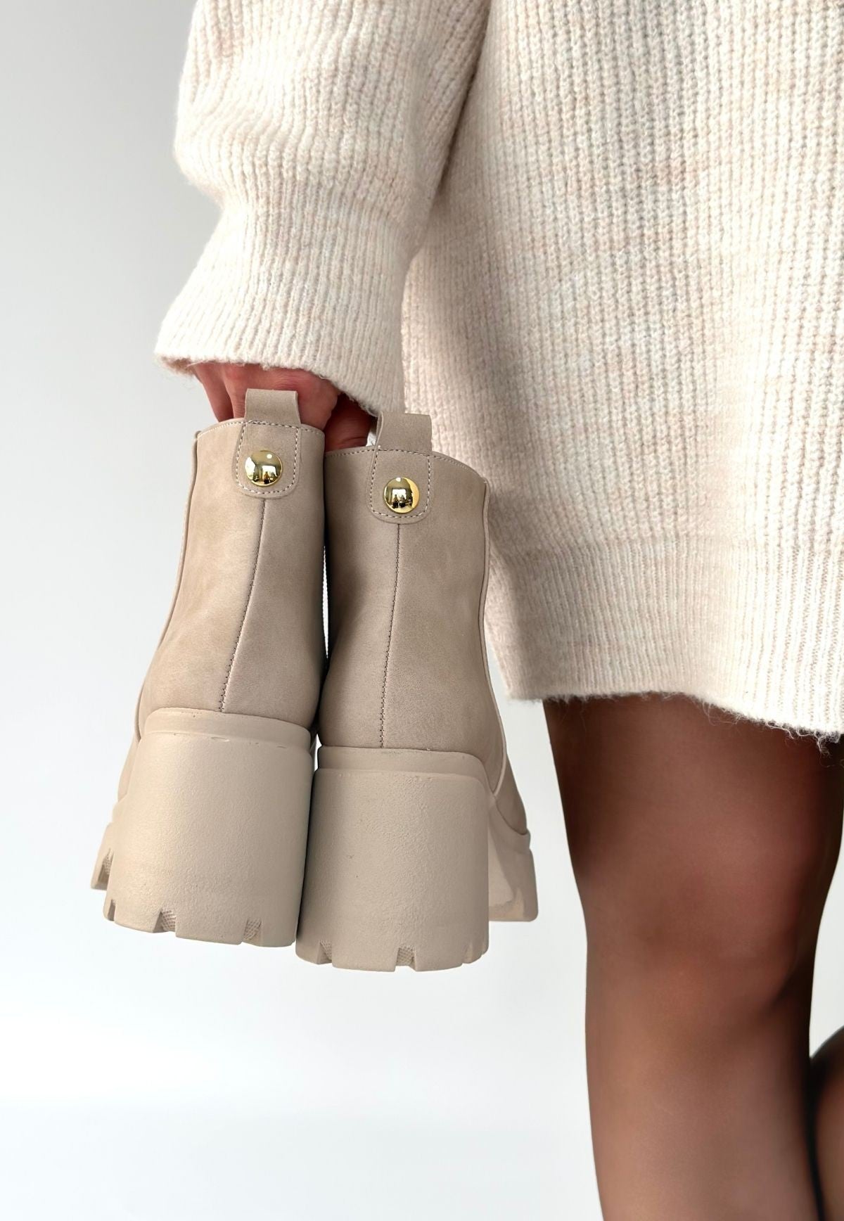 Belay Premium Bej Nubuk Kalın Topuklu Bot