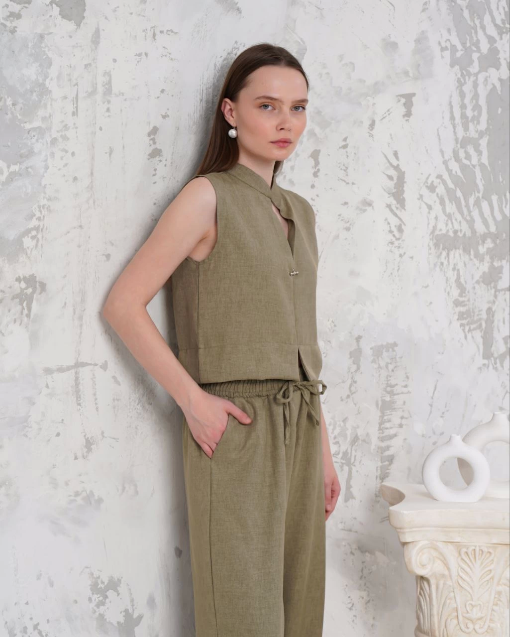 Brooch Vest and Trousers 2-Piece Set Khaki