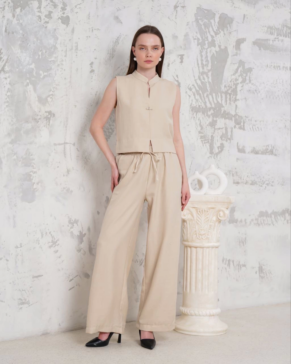 Brooch Vest and Trousers 2-Piece Set Beige