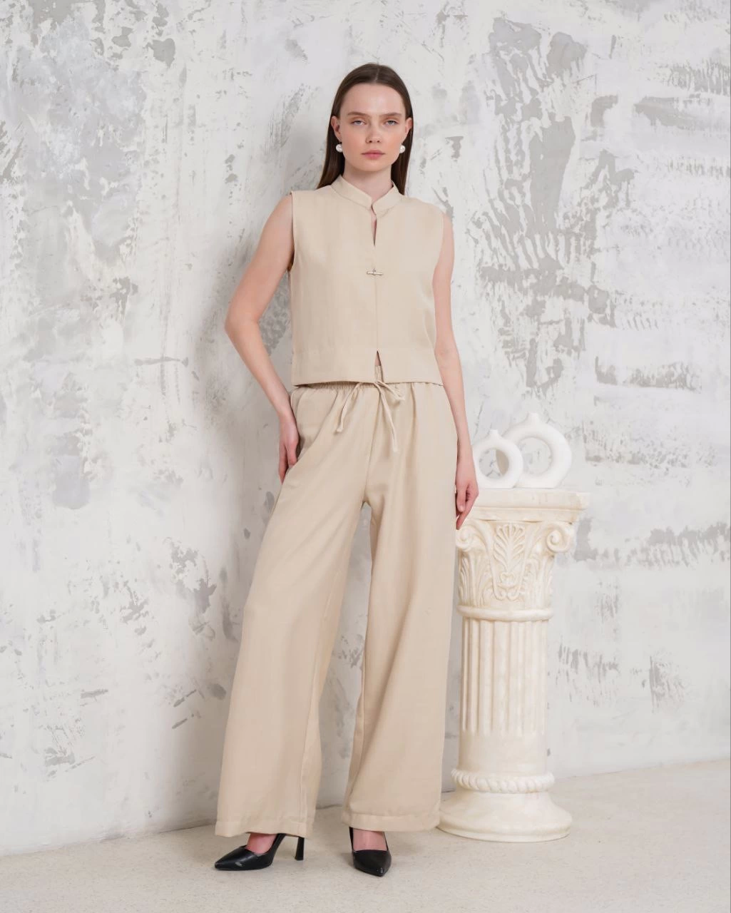 Brooch Vest and Trousers 2-Piece Set Beige
