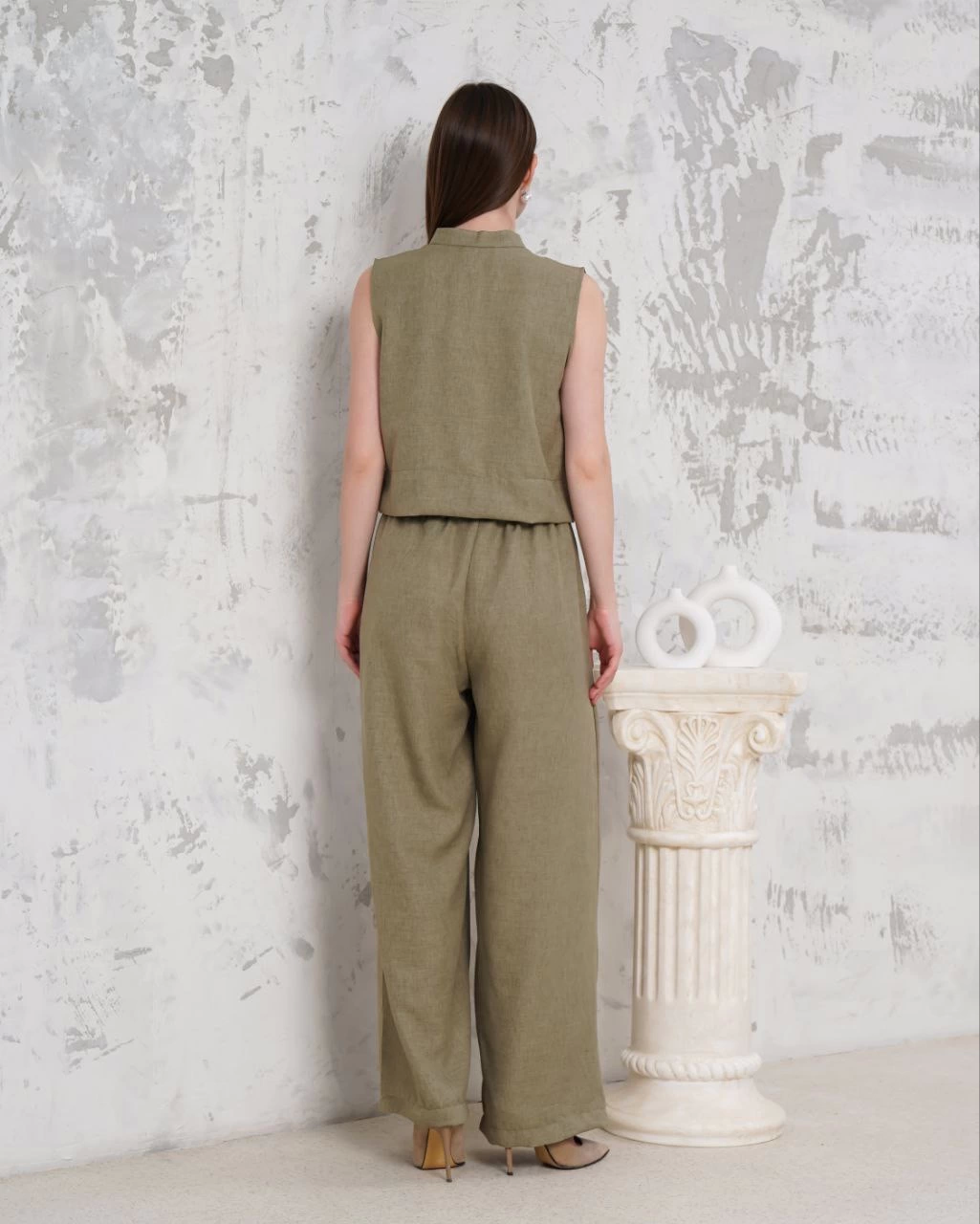 Brooch Vest and Trousers 2-Piece Set Khaki