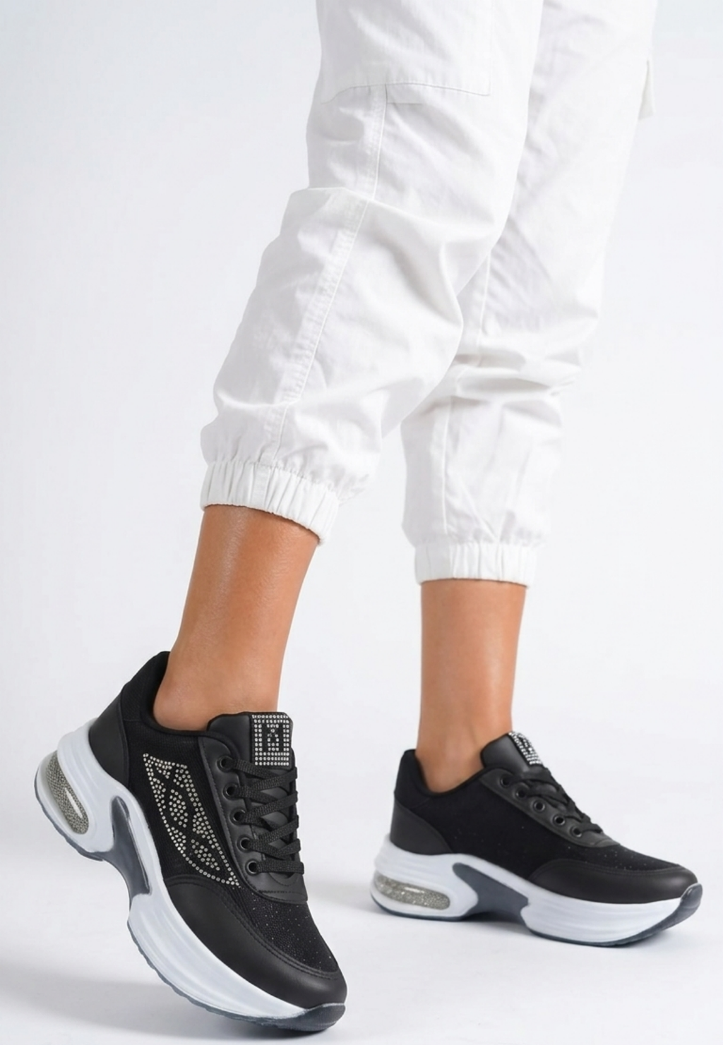 Buli Exclusice Siyah Beyaz Kalın Dolgu Taban Bağcıklı Kadın Sneaker