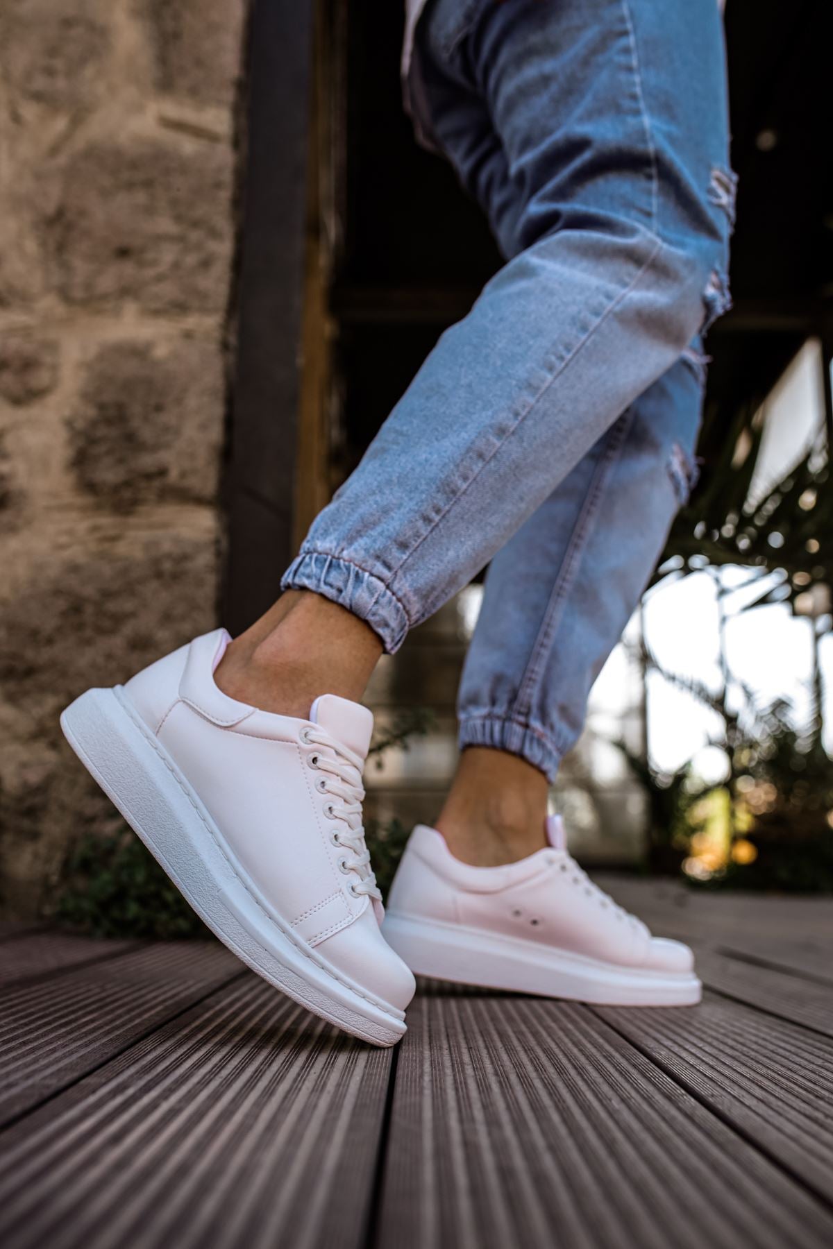 Bull Lace-Up Style Men's Casual White Sneakers