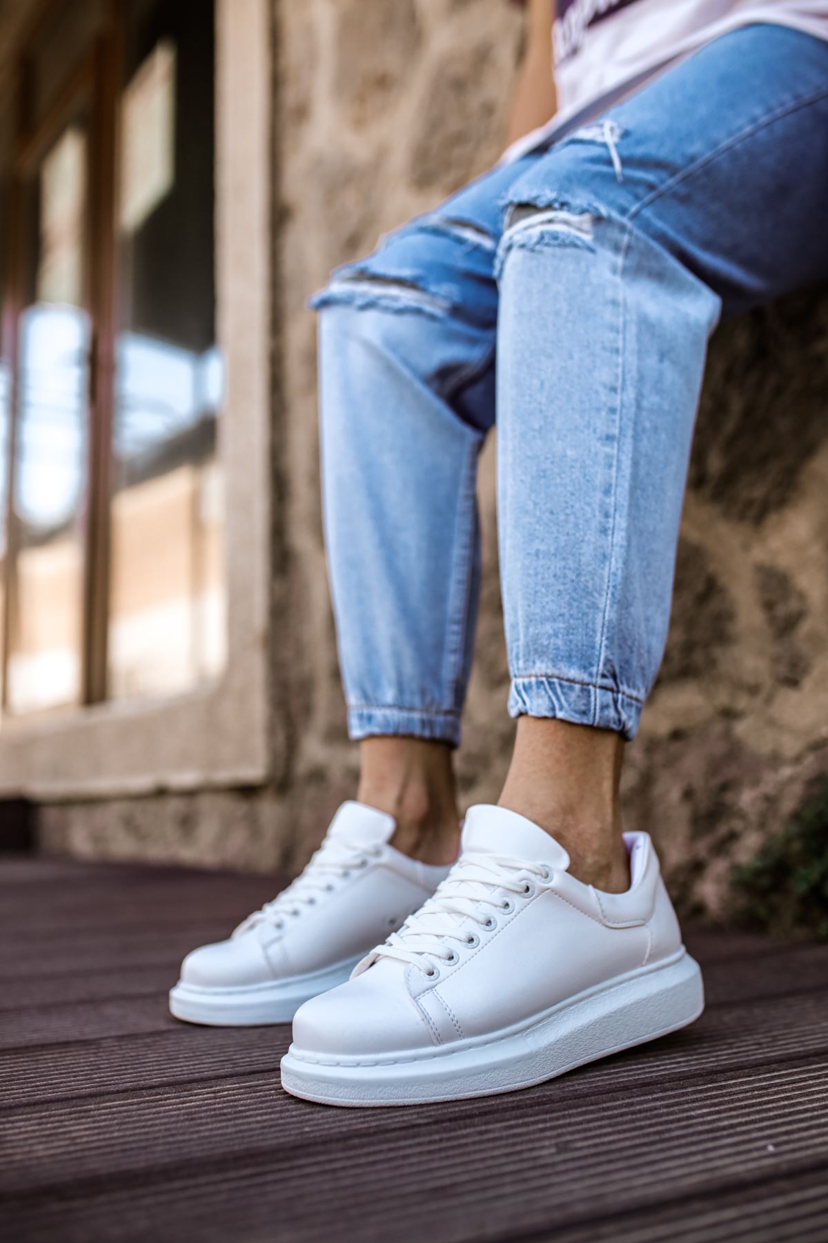 Bull Lace-Up Style Men's Casual White Sneakers