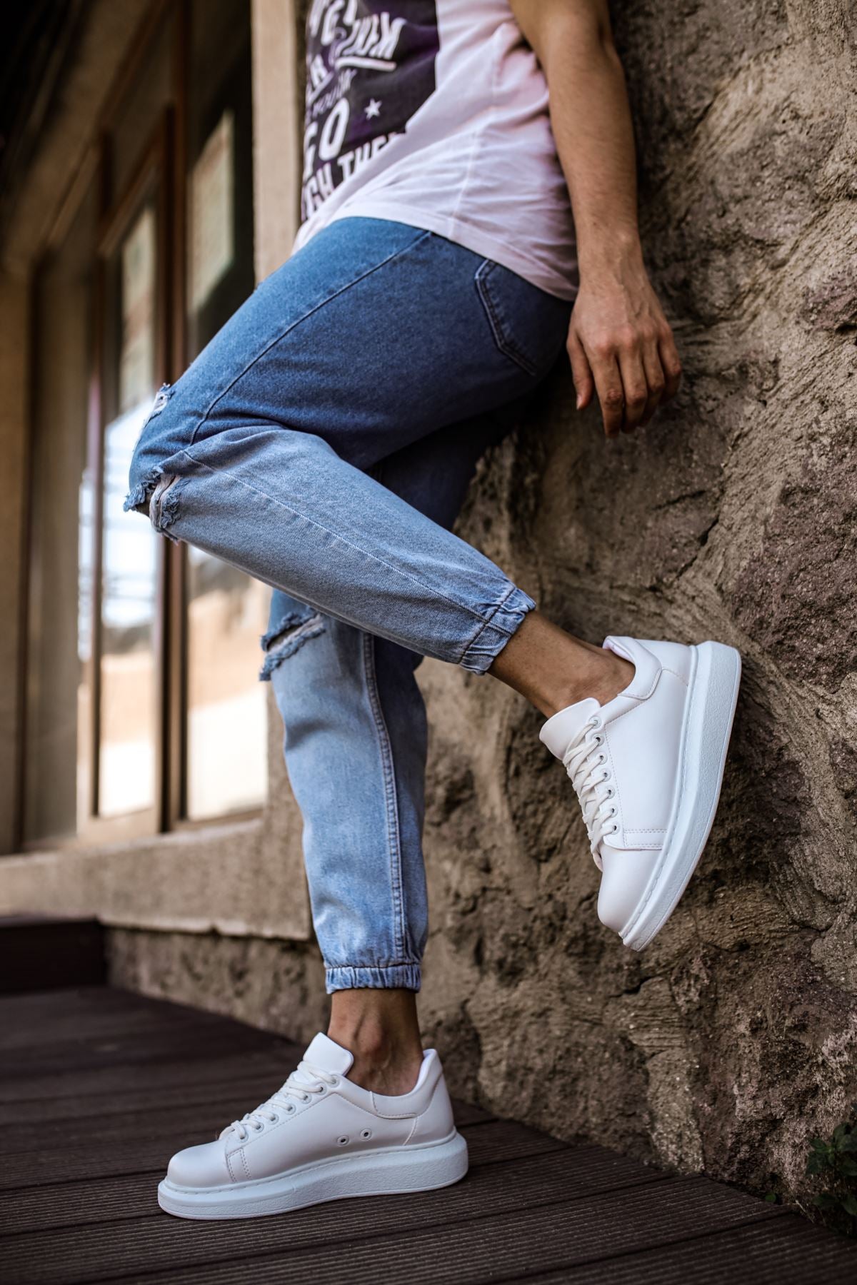 Bull Lace-Up Style Men's Casual White Sneakers