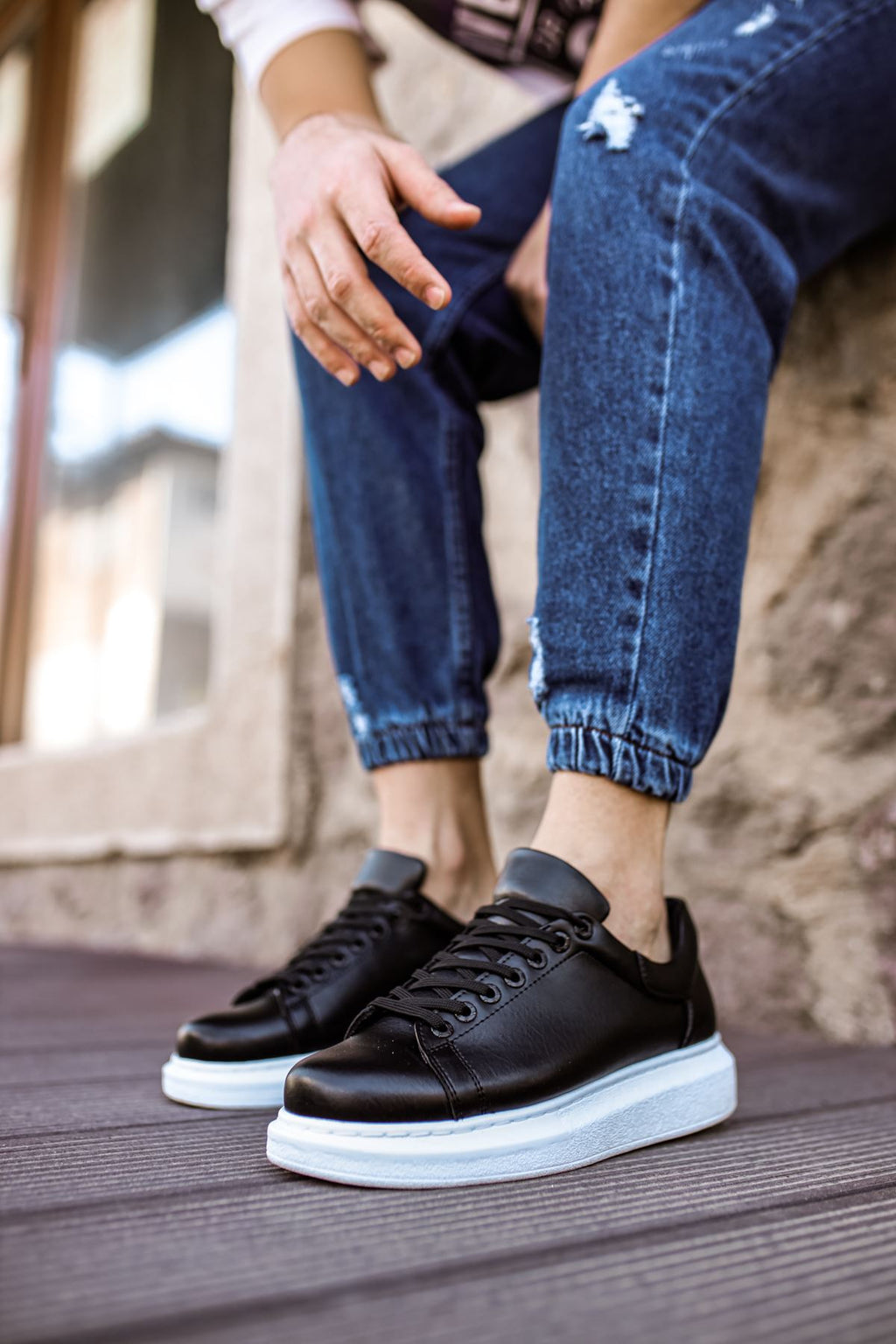 Bull Lace-Up Style Men's Casual Black White Sneakers
