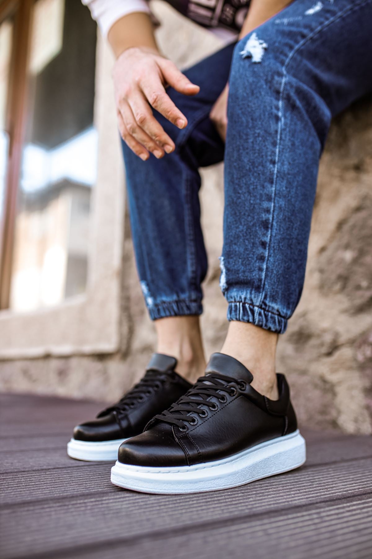 Bull Lace-Up Style Men's Casual Black White Sneakers
