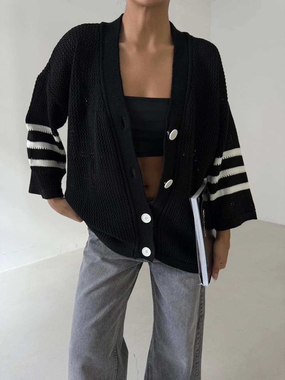 Large Buttoned Casual Knit Cardigan Black and White